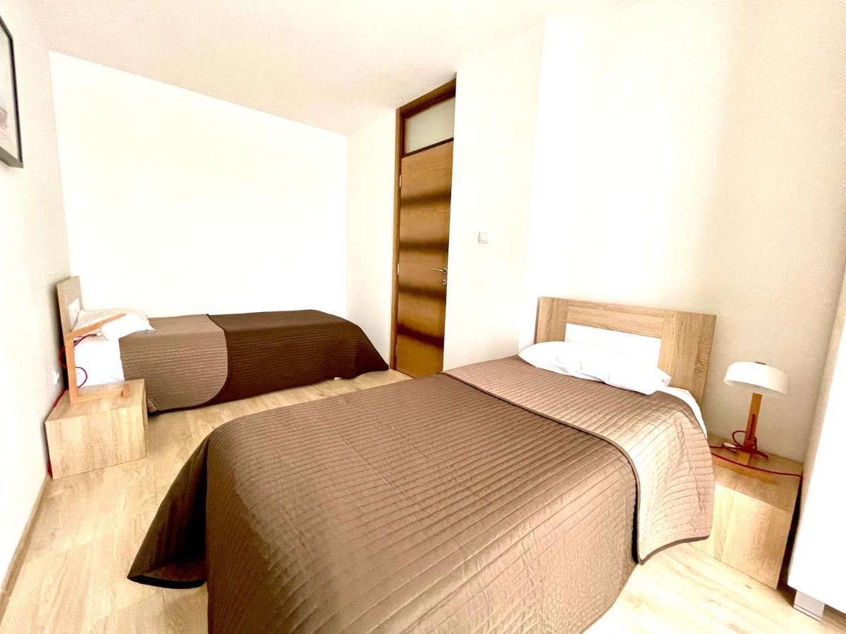 Cozy Apartments In Belgrade, Cukarica, Zeleznik, Free Parking And Wifi エクステリア 写真