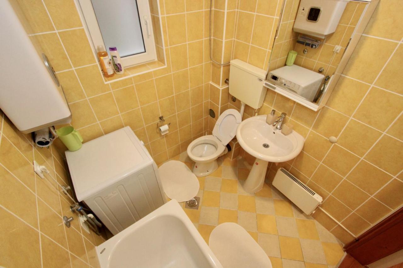 Cozy Apartments In Belgrade, Cukarica, Zeleznik, Free Parking And Wifi エクステリア 写真
